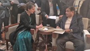 priyanka gandhi and nitin gadkari meet