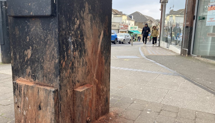 spitting paan in london