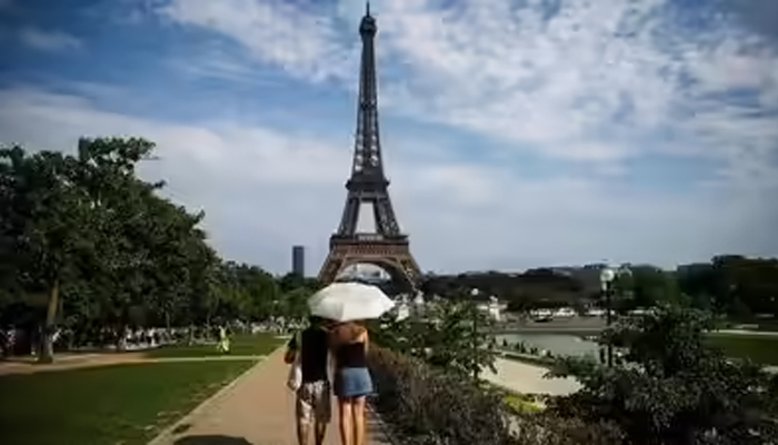 eiffel tower.jpg