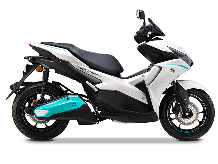 yamaha aerox e bluish white cocktail